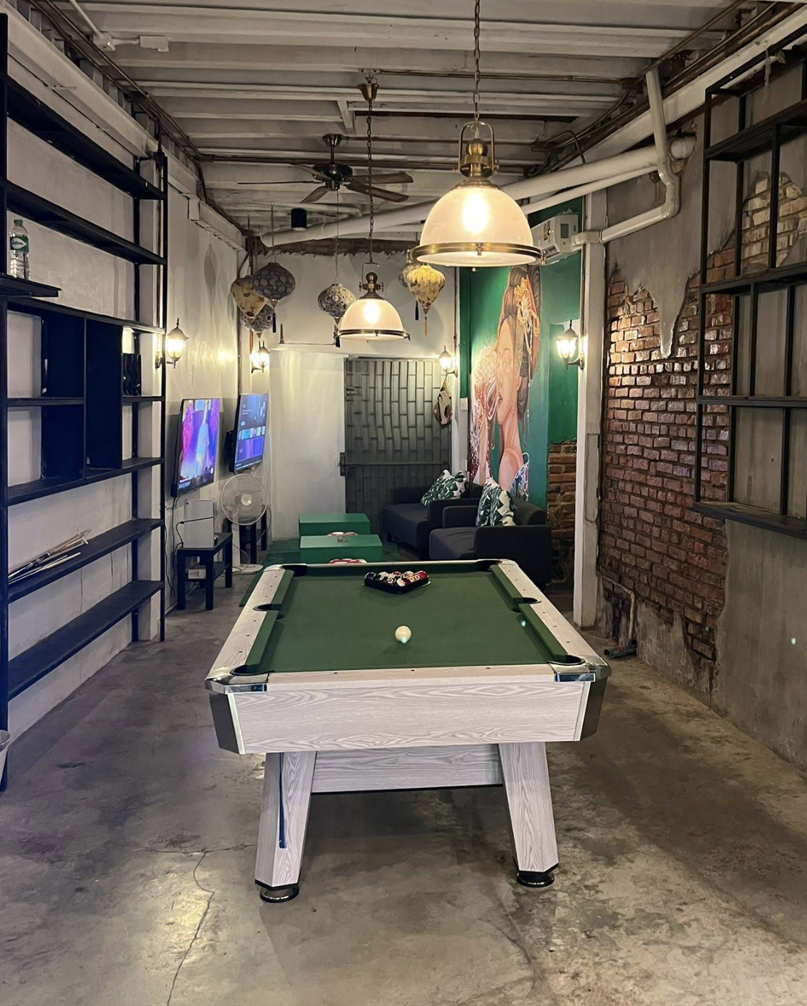 Green Goddess lounge interior